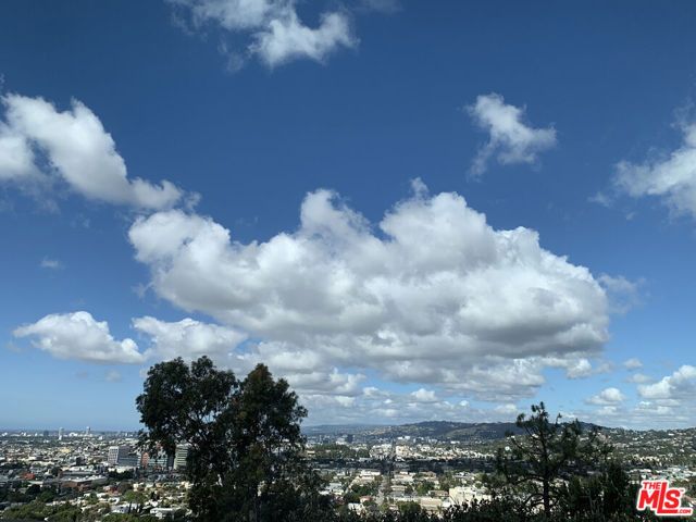 3823 Franklin Avenue, Los Angeles, CA 90027