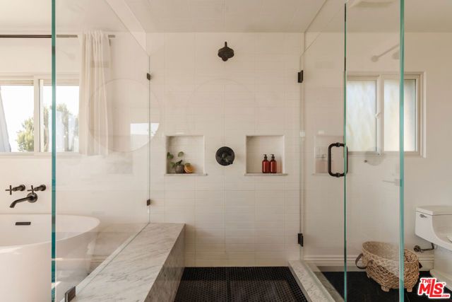 3823 Franklin Avenue, Los Angeles, CA 90027