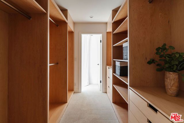 3823 Franklin Avenue, Los Angeles, CA 90027