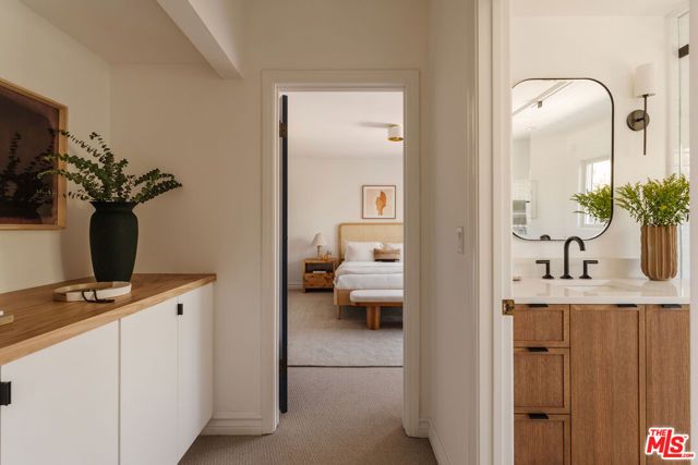 3823 Franklin Avenue, Los Angeles, CA 90027