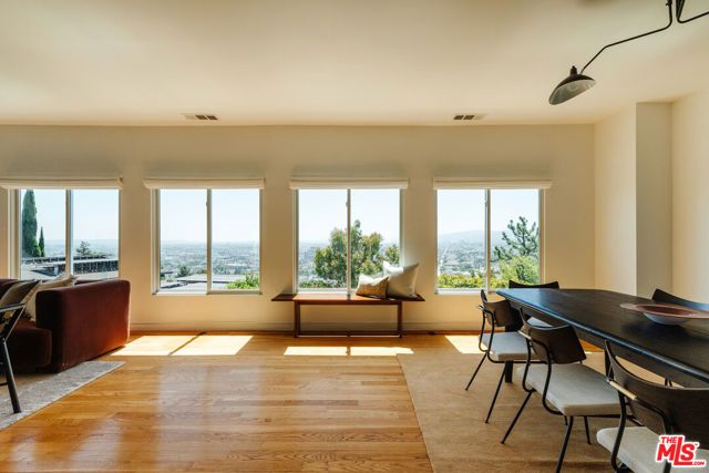 3823 Franklin Avenue, Los Angeles, CA 90027