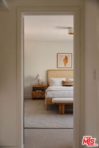 3823 Franklin Avenue, Los Angeles, CA 90027