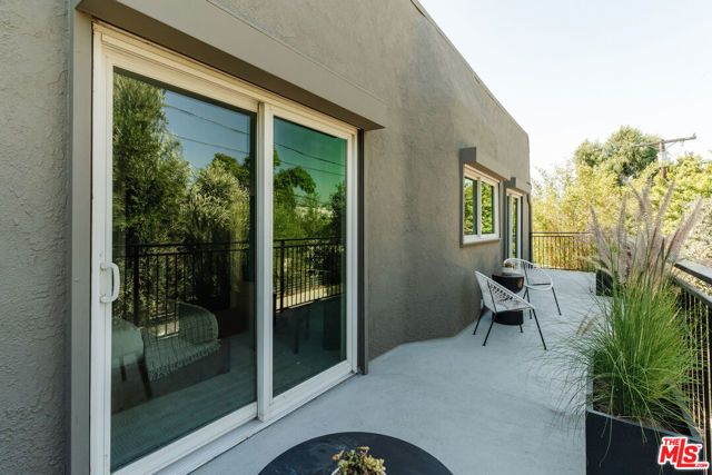3823 Franklin Avenue, Los Angeles, CA 90027
