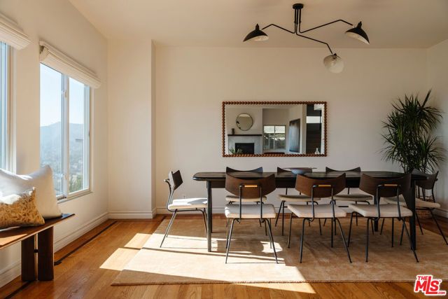 3823 Franklin Avenue, Los Angeles, CA 90027