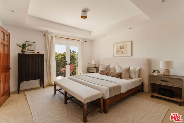 3823 Franklin Avenue, Los Angeles, CA 90027