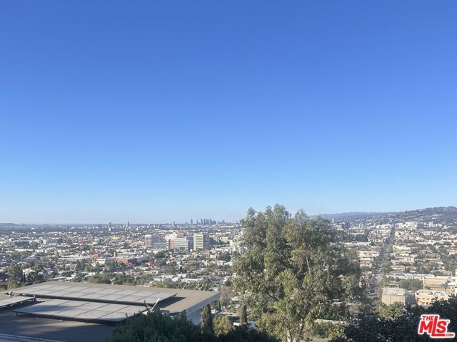 3823 Franklin Avenue, Los Angeles, CA 90027