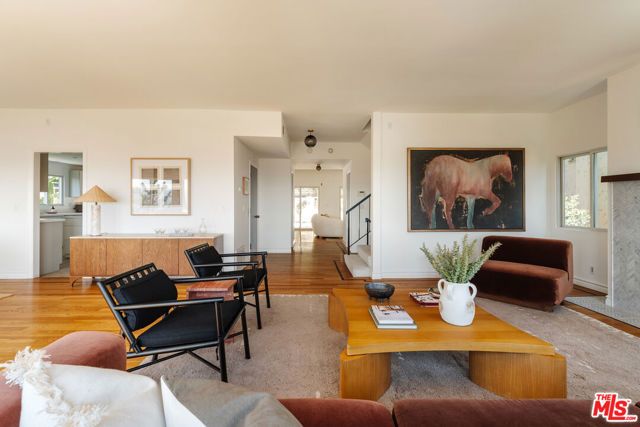 3823 Franklin Avenue, Los Angeles, CA 90027