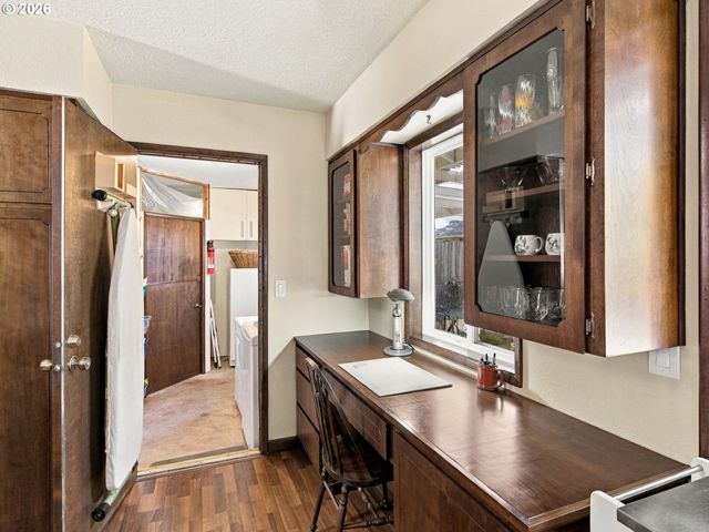 2595 Sw OAKWOOD Ct, Beaverton, OR 97003
