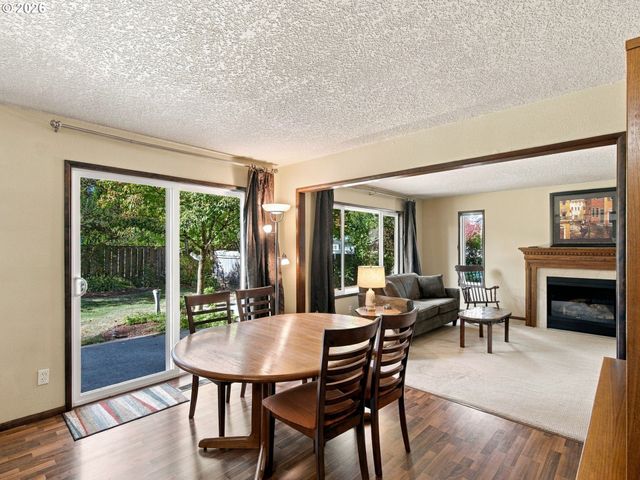 2595 Sw OAKWOOD Ct, Beaverton, OR 97003