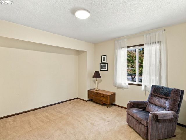 2595 Sw OAKWOOD Ct, Beaverton, OR 97003