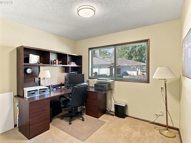 2595 Sw OAKWOOD Ct, Beaverton, OR 97003