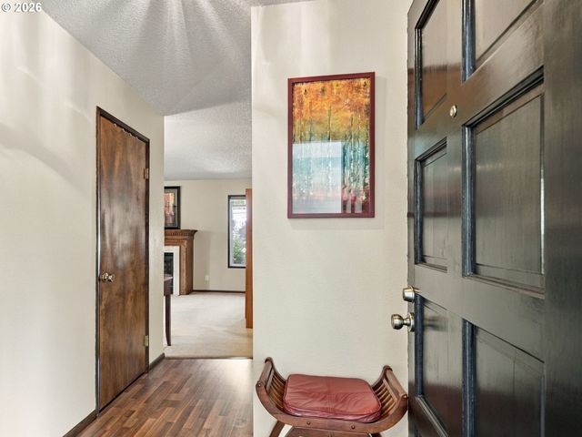 2595 Sw OAKWOOD Ct, Beaverton, OR 97003