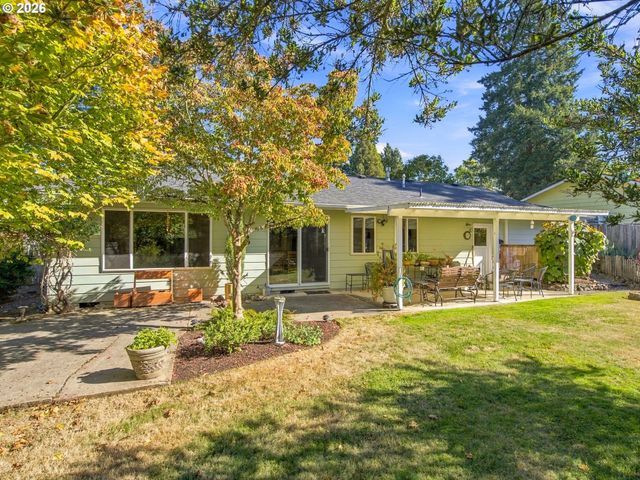 2595 Sw OAKWOOD Ct, Beaverton, OR 97003