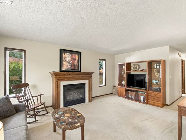 2595 Sw OAKWOOD Ct, Beaverton, OR 97003
