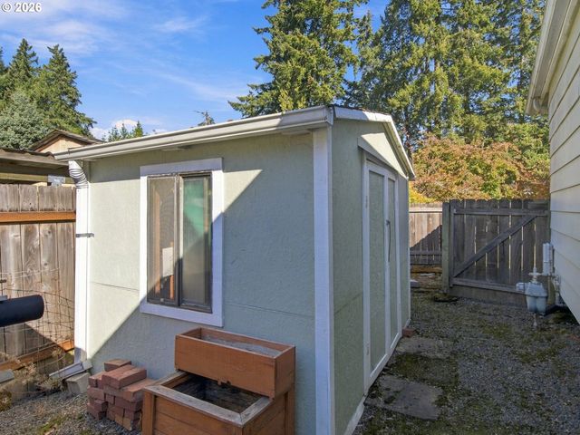 2595 Sw OAKWOOD Ct, Beaverton, OR 97003