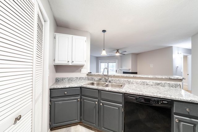 301 PARK DEVILLE PL 301, Columbia, MO 65203