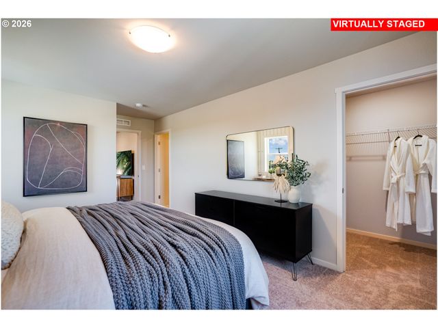 2422 Sawtelle Dr, Woodburn, OR 97071