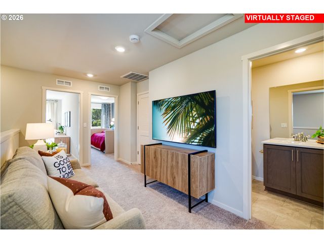 2422 Sawtelle Dr, Woodburn, OR 97071