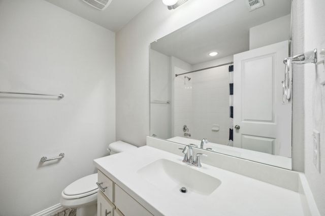 5024 Amande Avenue, Lewisville, TX 75056