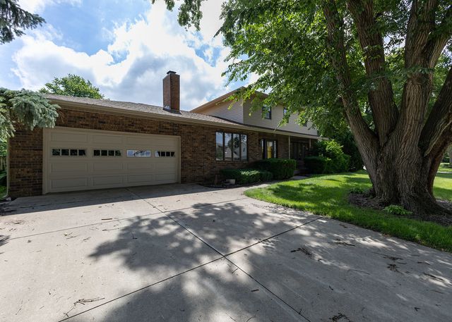 740 Hickory Drive, Geneseo, IL 61254