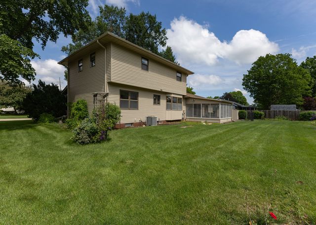 740 Hickory Drive, Geneseo, IL 61254