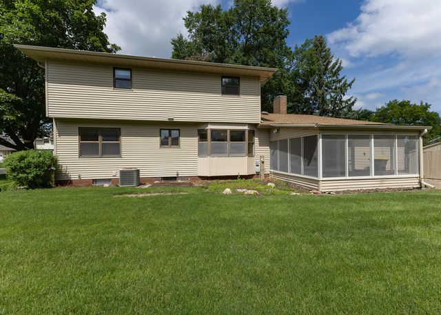 740 Hickory Drive, Geneseo, IL 61254
