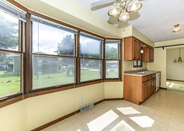740 Hickory Drive, Geneseo, IL 61254