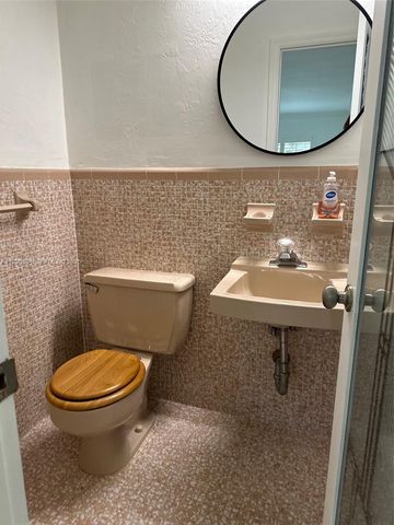 2842 Coconut Ave B, Miami, FL 33133