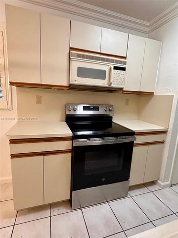 2842 Coconut Ave B, Miami, FL 33133