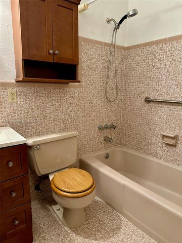 2842 Coconut Ave B, Miami, FL 33133