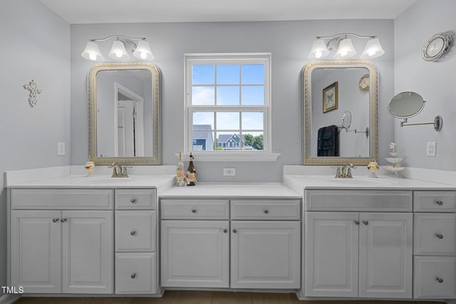 204 Ashland Hill Drive, Holly Springs, NC 27540