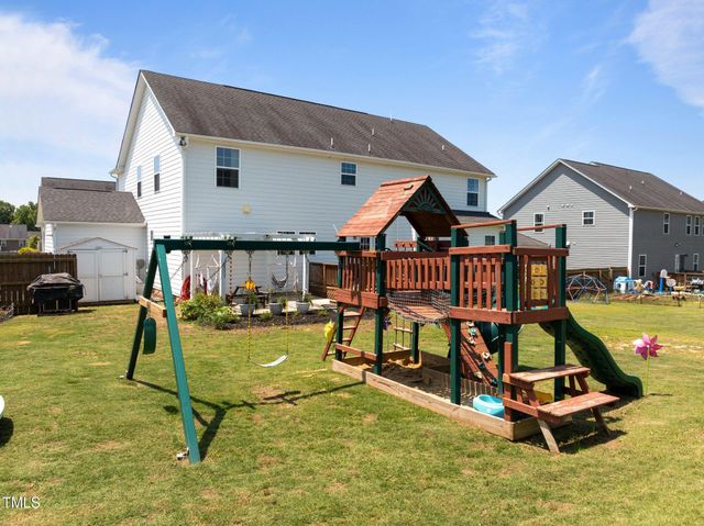 204 Ashland Hill Drive, Holly Springs, NC 27540