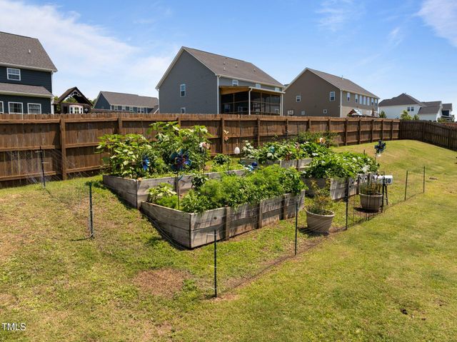 204 Ashland Hill Drive, Holly Springs, NC 27540