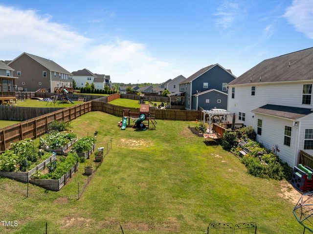 204 Ashland Hill Drive, Holly Springs, NC 27540