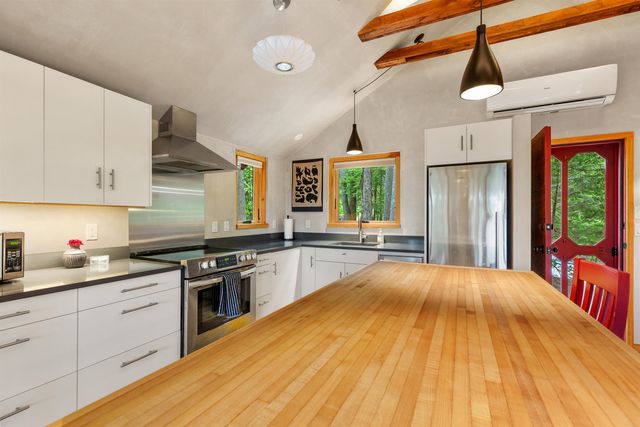 26 River Road, Hanover, NH 03755