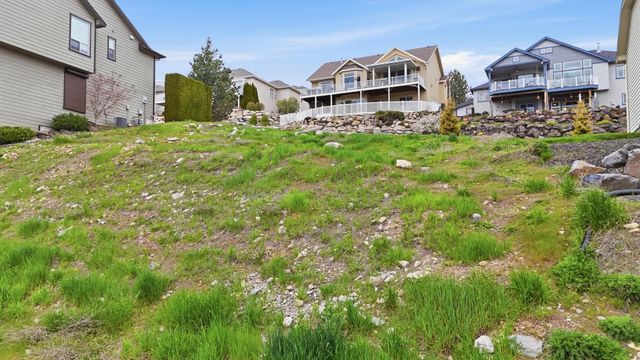 8703 E Blue Fox Ln, Spokane Valley, WA 99212