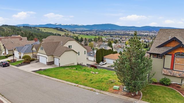 8703 E Blue Fox Ln, Spokane Valley, WA 99212
