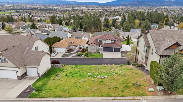 8703 E Blue Fox Ln, Spokane Valley, WA 99212