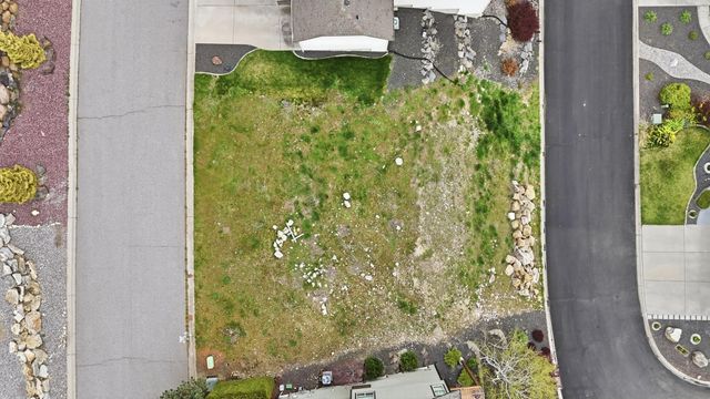 8703 E Blue Fox Ln, Spokane Valley, WA 99212