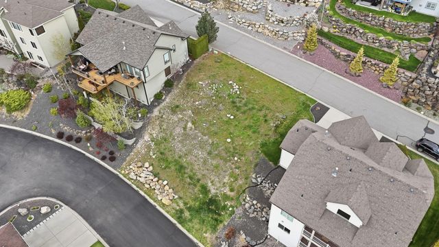 8703 E Blue Fox Ln, Spokane Valley, WA 99212