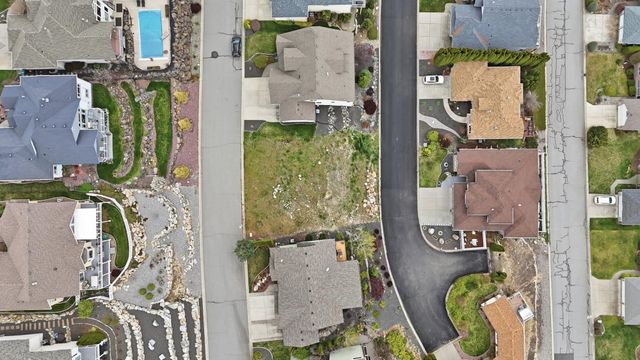 8703 E Blue Fox Ln, Spokane Valley, WA 99212