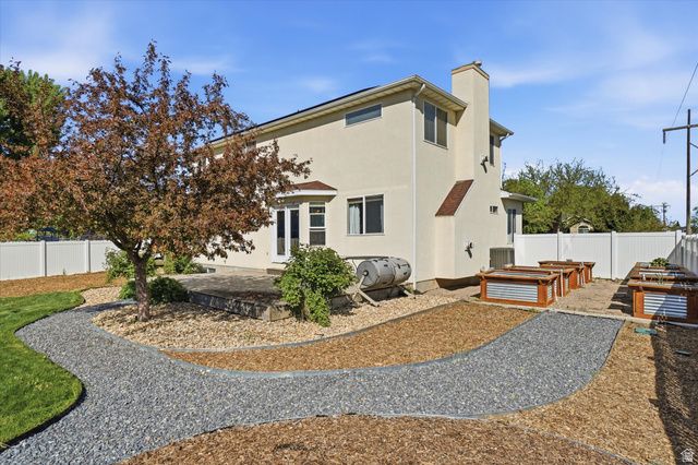 1359 W PARKSIDE LN, Layton, UT 84041