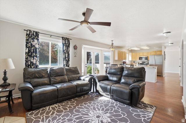 1359 W PARKSIDE LN, Layton, UT 84041