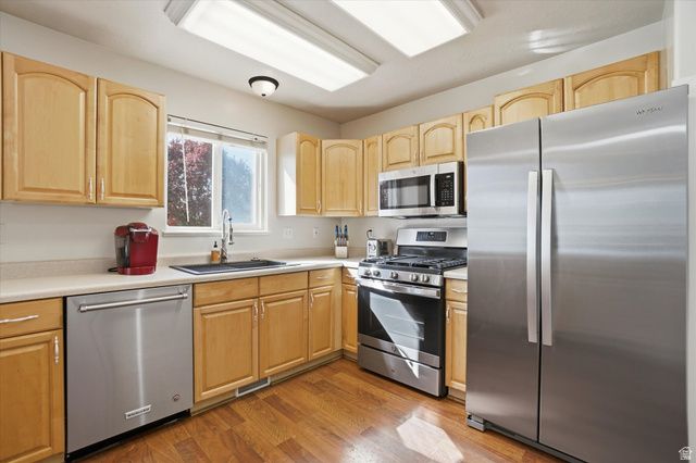 1359 W PARKSIDE LN, Layton, UT 84041