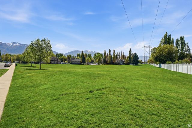 1359 W PARKSIDE LN, Layton, UT 84041