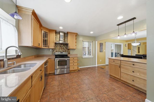 11412 FAIROAK DR, Silver Spring, MD 20902