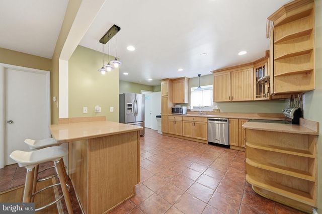 11412 FAIROAK DR, Silver Spring, MD 20902