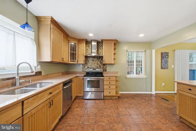 11412 FAIROAK DR, Silver Spring, MD 20902