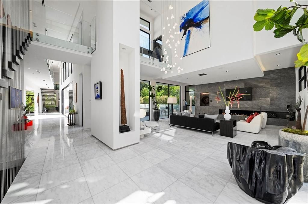 Image 12 of property listing at 937 Berkshire Road NE, Atlanta, GA 30324