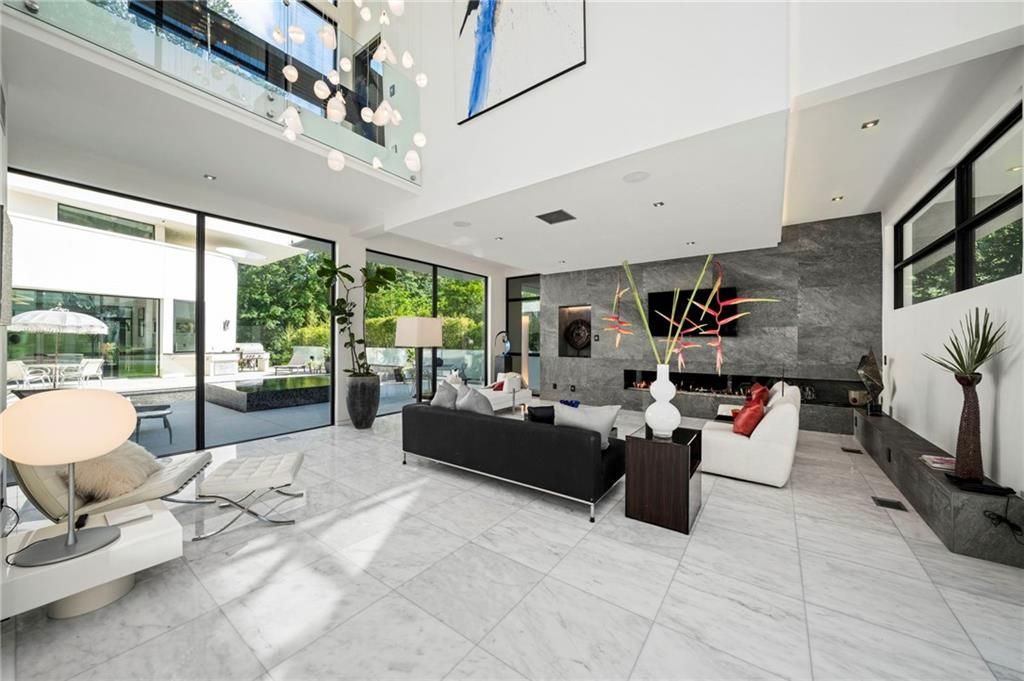 Image 13 of property listing at 937 Berkshire Road NE, Atlanta, GA 30324